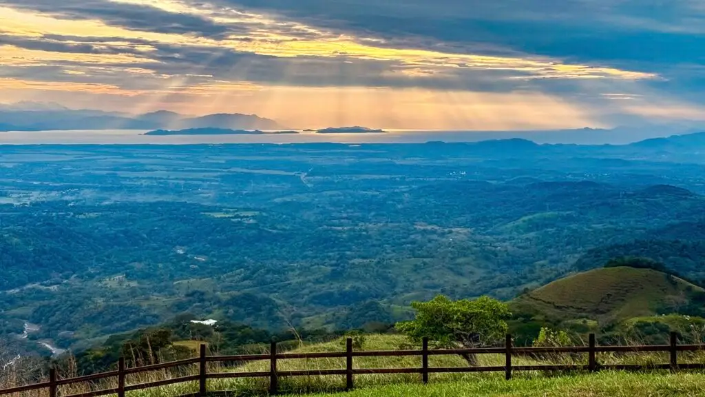 Leben in Miramar, Costa Rica: Finde heraus, warum Auswandern nach Costa Rica Miramar für dich die richtige Wahl sein könnte.