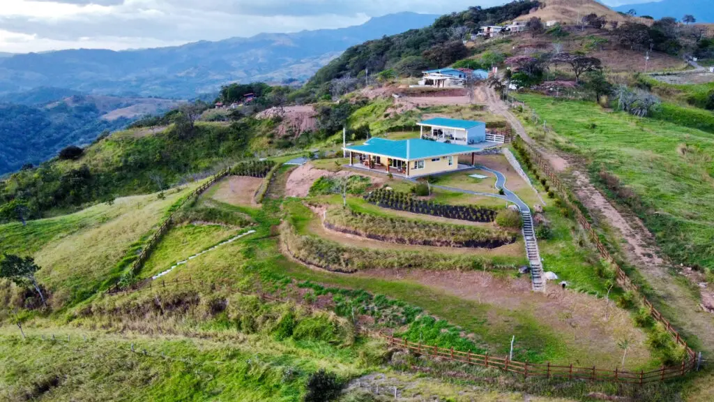 Auswandern nach Costa Rica – schlüsselfertiges Haus in Miramar mit 5.000 m² Grundstück