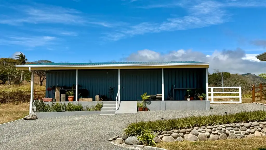Werkstatt und Bodega am Haus in Costa Rica