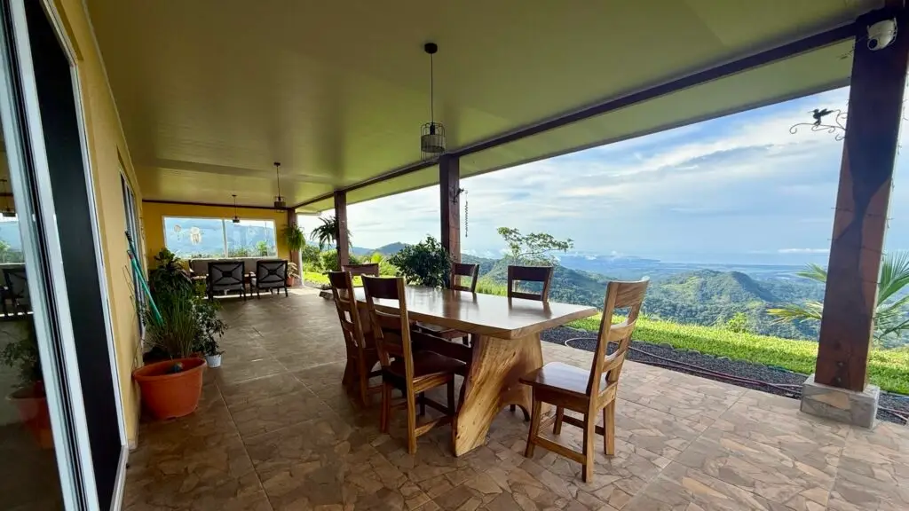 Haus in Costa Rica kaufen – Außenansicht