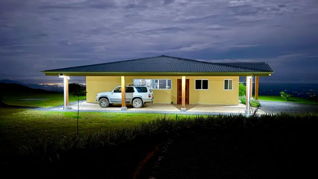 Haus in Costa Rica – Abendstimmung