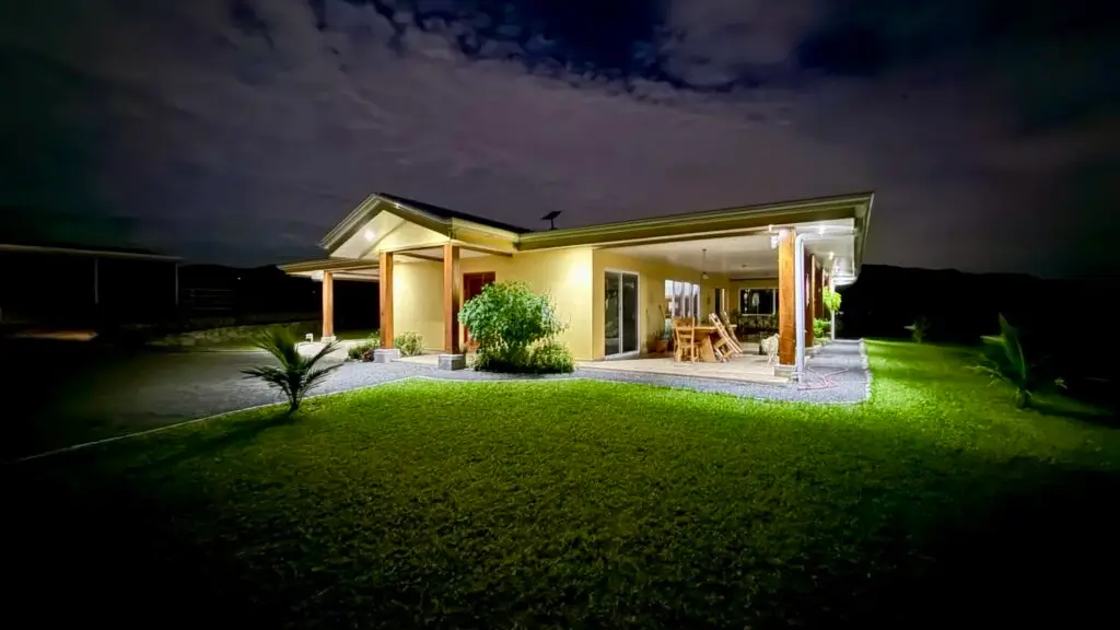 Haus in Costa Rica – Abendstimmung
